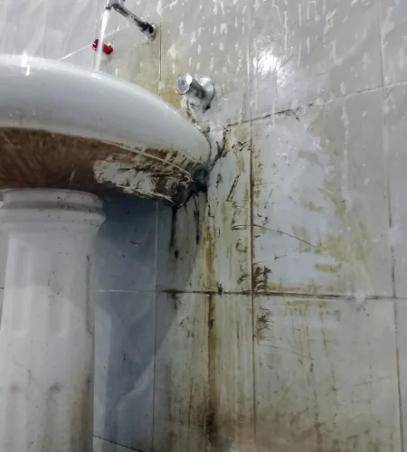 شركة نظافة - شركة تنظيف داحلي - النظافة الداخلية - شركة تنظيف عميق - خدمات تنظيف - شركة تنظيف فلل - شركة تنظيف شاليهات - شركات تنظيف الشركات -