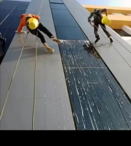 شركة تنظيف - شركة نظافة - شركة تنظيف واجهات - شركة تنظيف واجهات المباني - تنظيف الواجهات الزجاجية - تنظيف الواجهات الكلادينج - سابيدر واجهات - شركة سبايدر - شركة نظافة وخدمات - شركة تنظيف دوري