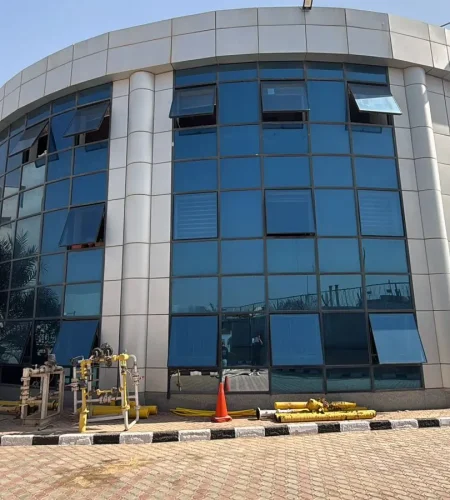 شركة تنظيف - شركة نظافة - شركة تنظيف واجهات - شركة تنظيف واجهات المباني - تنظيف الواجهات الزجاجية - تنظيف الواجهات الكلادينج - سابيدر واجهات - شركة سبايدر - شركة نظافة وخدمات - شركة تنظيف دوري